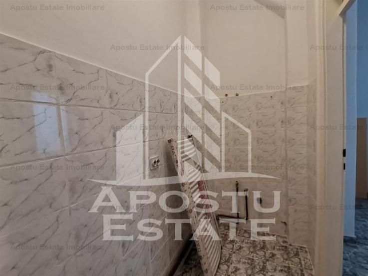 Apartament 2 camere, etaj intermediar, centrala proprie Piata Traian