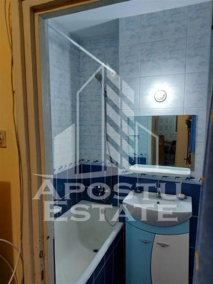 Apartament cu 2 camere, centrala proprie,  Zona Medicinei