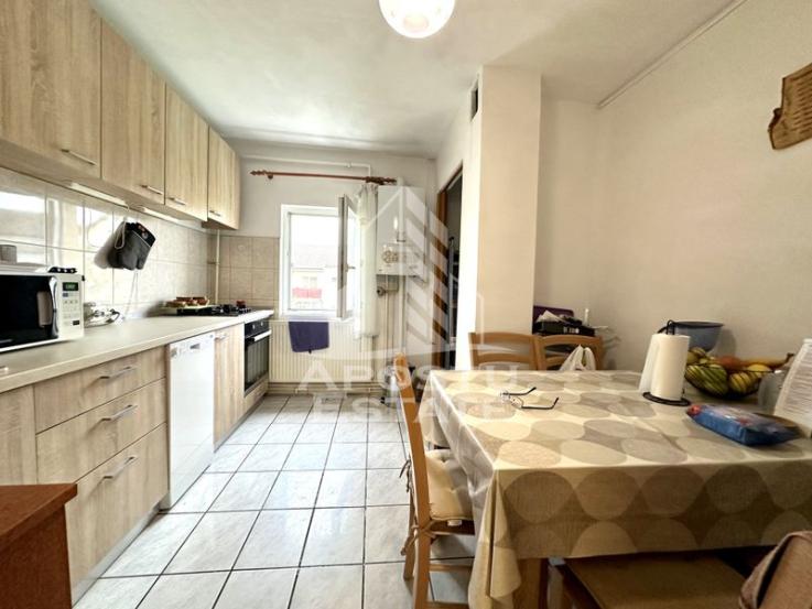 Apartament 2 camere, mobilat, centrala proprie, zona Soarelui