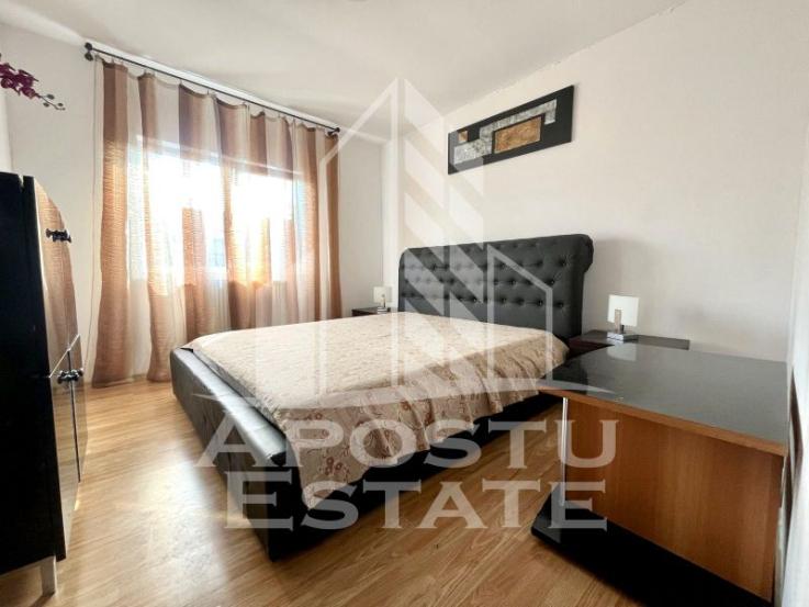 Apartament cu 2 camere, decomandat, balcon deschis, zona Soarelui