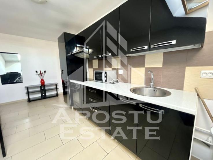 Apartament cu 2 camere, decomandat, balcon deschis, zona Soarelui