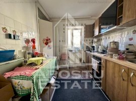 Apartament cu 3 camere, centrala proprie noua, etaj 2, zona Dambovita