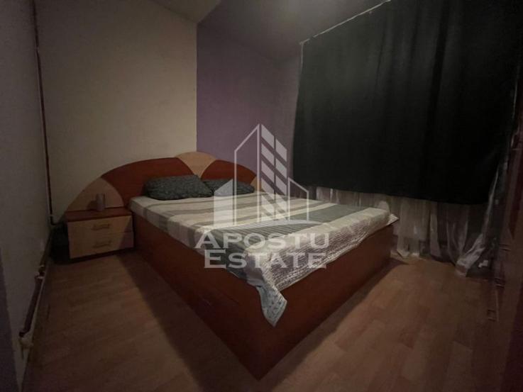 Apartament cu 2 camere, semidecomandat, etaj intermediar