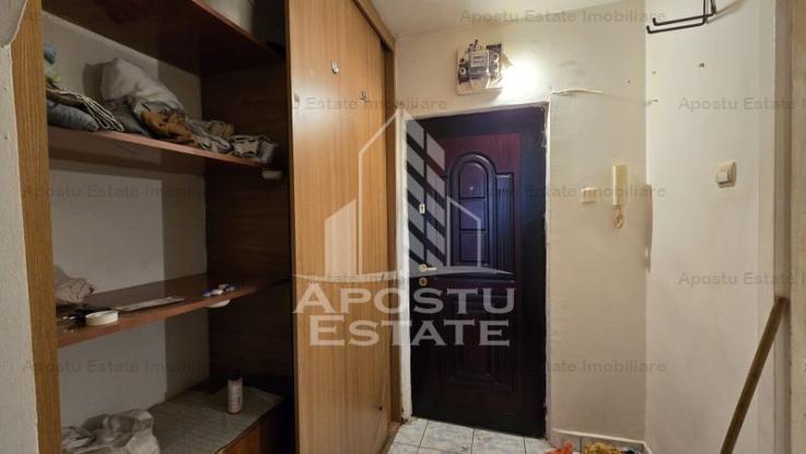 Apartament cu o camera ideal pentru investitie, zona Circumvalatiunii