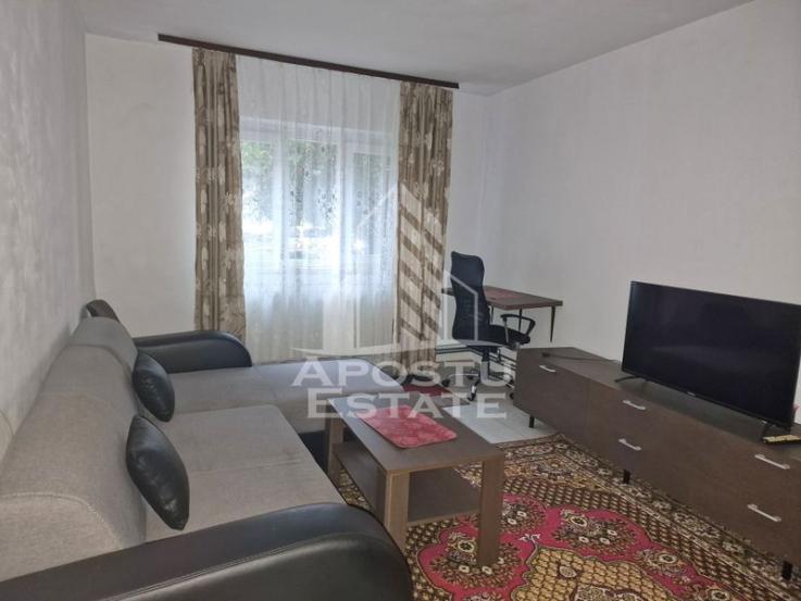 Apartament cu 2 camere, centrala proprie, zona Lipovei