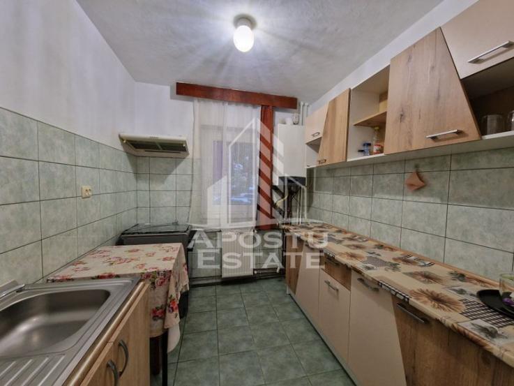 Apartament cu 2 camere, centrala proprie, zona Lipovei