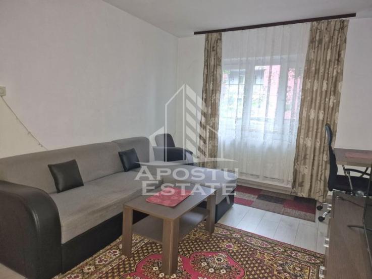 Apartament cu 2 camere, centrala proprie, zona Lipovei