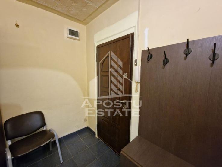 Apartament cu 2 camere, centrala proprie, zona Lipovei