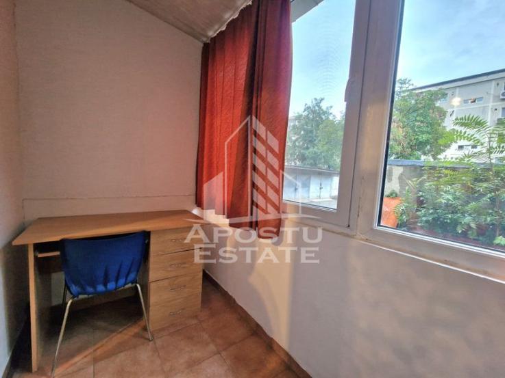 Apartament cu 2 camere, centrala proprie, zona Lipovei