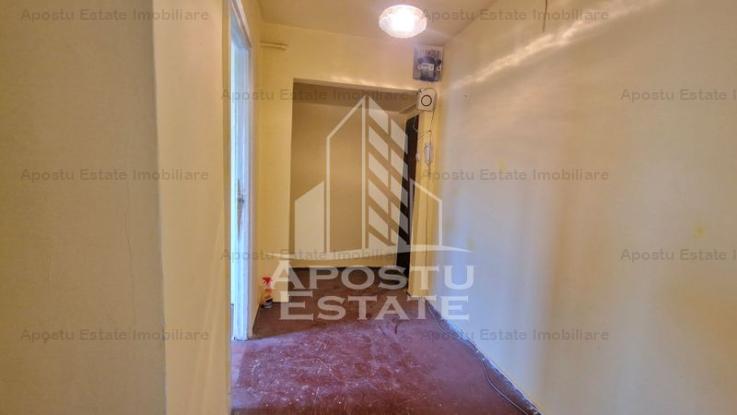 Apartament cu 3 camere, centrala proprie, zona Circumvalatiunii