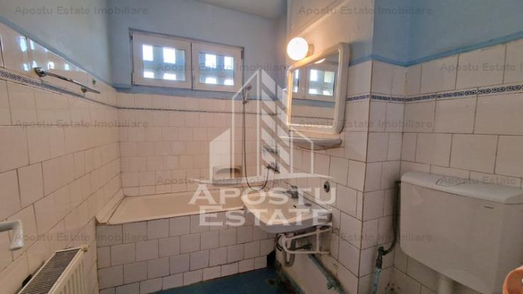 Apartament cu 3 camere, centrala proprie, zona Circumvalatiunii