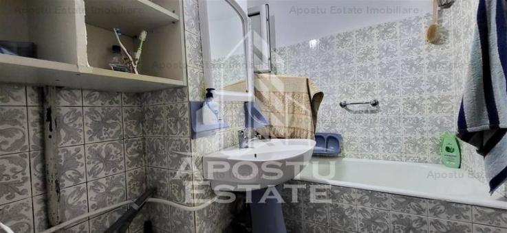 Apartament 3 camere, decomandat, etaj intermediar, zona Gheorghe Lazar