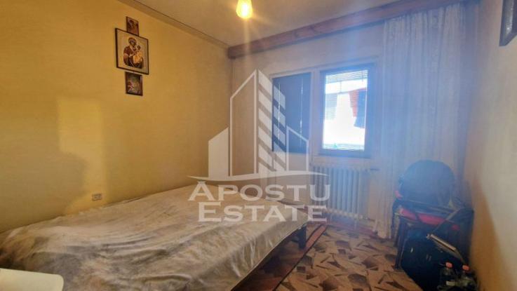 Apartament 3 camere, decomandat, etaj intermediar, zona Gheorghe Lazar