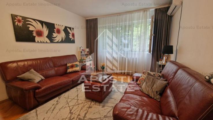 Apartament cu 4 camere, etaj 1, zona Dacia