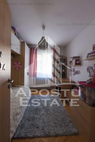 Apartament cu 4 camere, etaj 1, zona Dacia