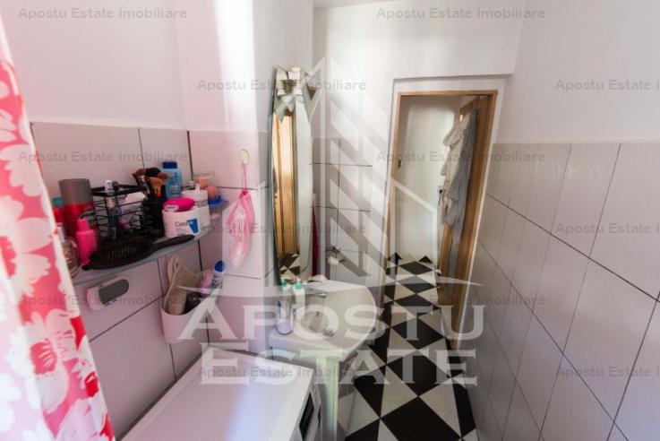 Apartament cu 4 camere, etaj 1, zona Dacia