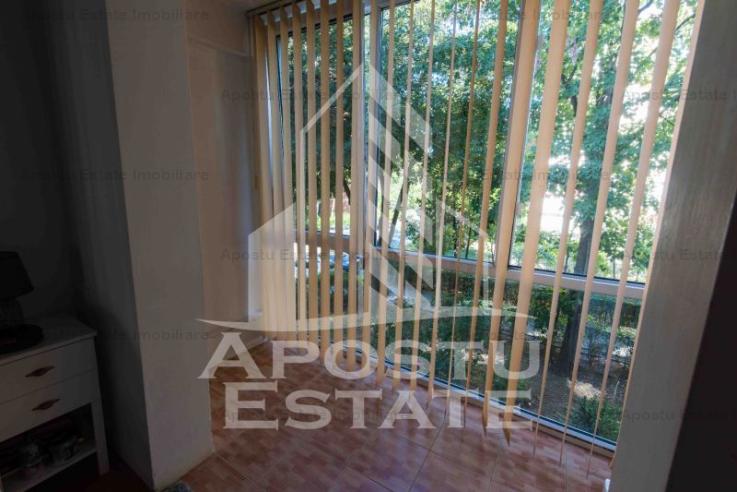 Apartament cu 4 camere, etaj 1, zona Dacia