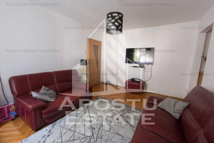 Apartament cu 4 camere, etaj 1, zona Dacia