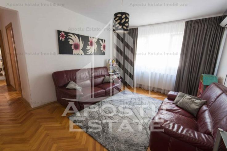 Apartament cu 4 camere, etaj 1, zona Dacia