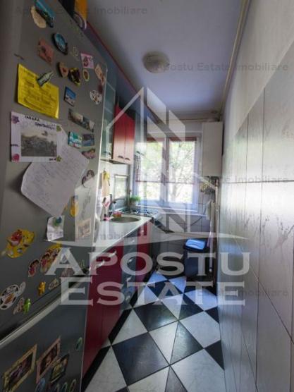 Apartament cu 4 camere, etaj 1, zona Dacia