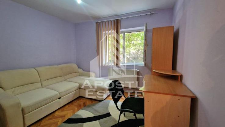 Apartament cu 2 camere, centrala proprie, zona Lipovei