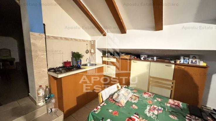 Apartament cu 3 camere, 65mp, centrala proprie, zona Calea Sagului