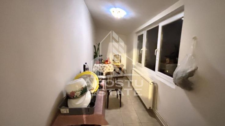 Apartament cu 3 camere, 65mp, centrala proprie, zona Calea Sagului