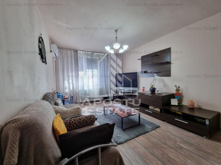 Apartament cu 3 camere, etaj intermediar, zona Circumvalatiunii