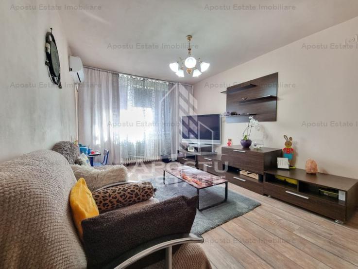 Apartament cu 3 camere, etaj intermediar, zona Circumvalatiunii