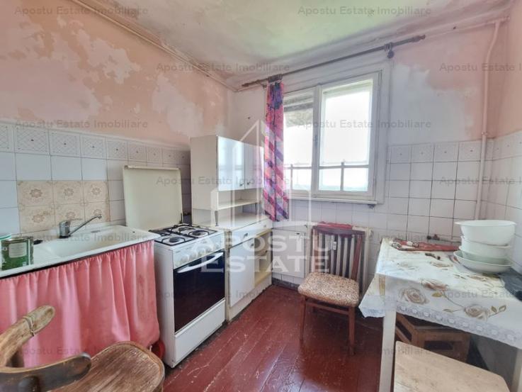 Apartament cu 2 camere, decomandat, zona Calea Bogdanestilor