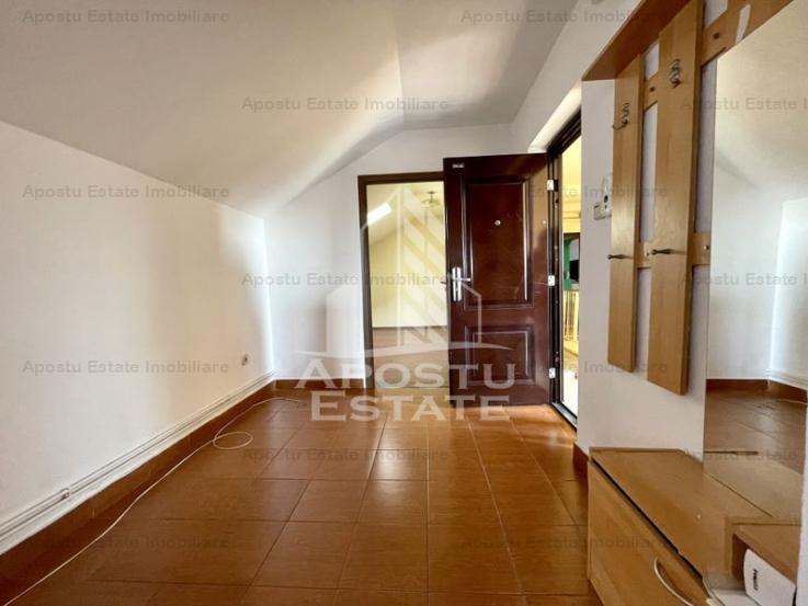 Apartament cu 3 camere, 64 mp utili, centrala proprie, zona Sagului