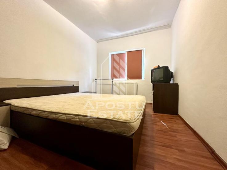 Apartament cu 2 camere, centrala proprie, parter inalt, zona Soarelui