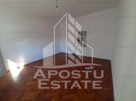 Casa, partial mobilata, centrala proprie, spatioasa, Zona Fratelia