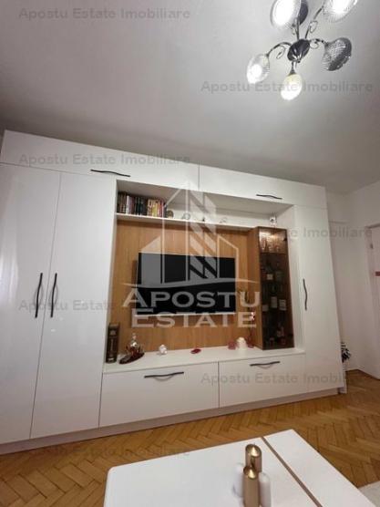 Apartament cu  2 camere, decomandat, etajul 2, zona Sagului