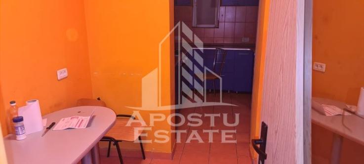 Apartament cu 3 camere, centrala proprie, zona Balcescu