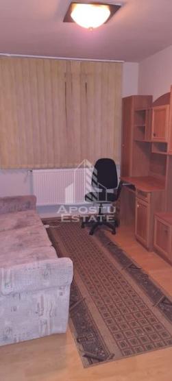 Apartament cu 3 camere, centrala proprie, zona Balcescu