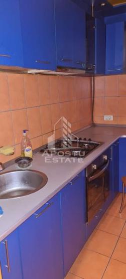 Apartament cu 3 camere, centrala proprie, zona Balcescu