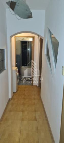 Apartament cu 3 camere, centrala proprie, zona Balcescu