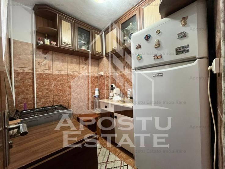 Apartament cu 2 camere, semidecomandat, situat in zona Sagului