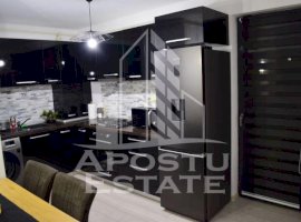 Apartament cu 2 camere, lux, 56mp + curte de 120mp, zona Aradului