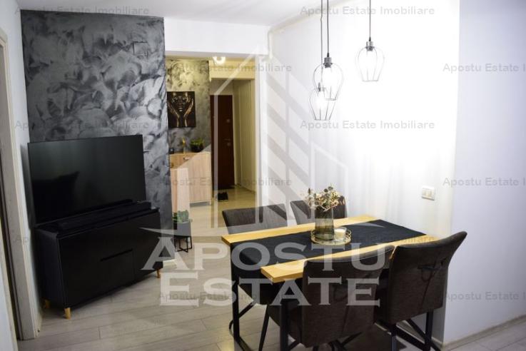 Apartament cu 2 camere, lux, 56mp + curte de 120mp, zona Aradului