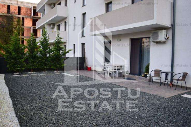 Apartament cu 2 camere, lux, 56mp + curte de 120mp, zona Aradului