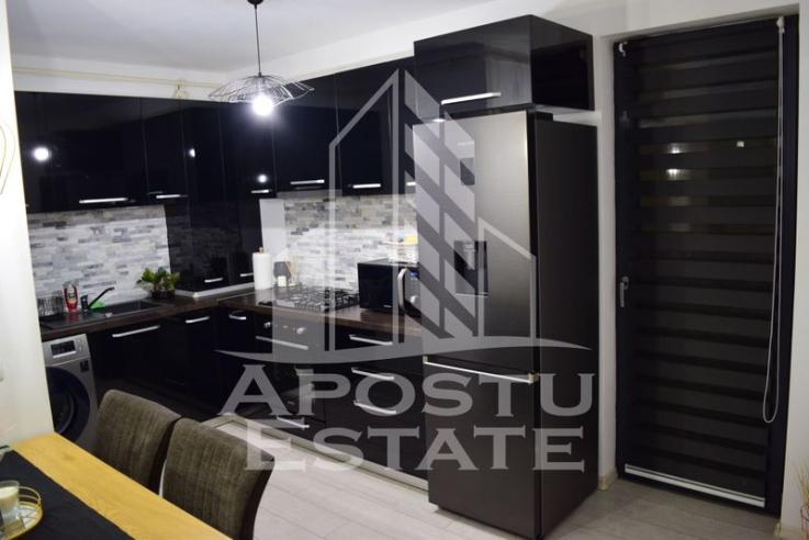 Apartament cu 2 camere, lux, 56mp + curte de 120mp, zona Aradului