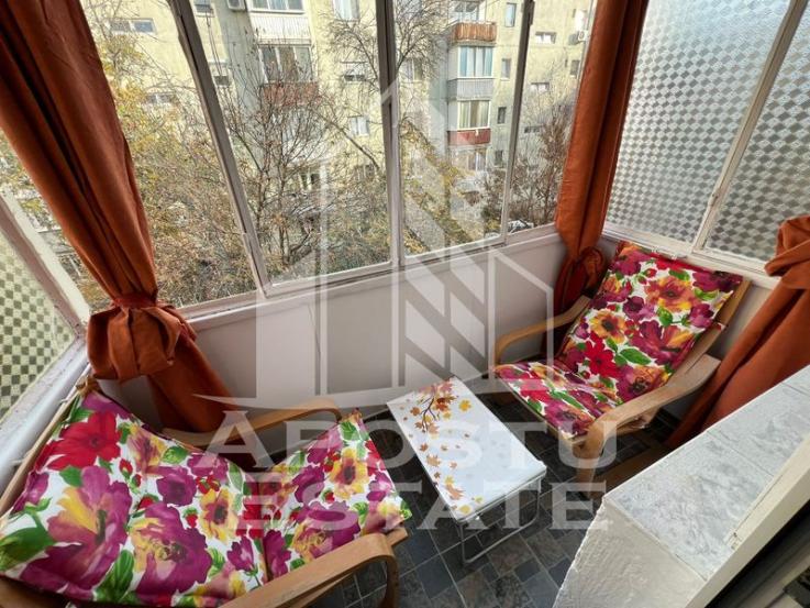 Apartament cu 3 camere, 2 balcoane, centrala proprie, zona Soarelui