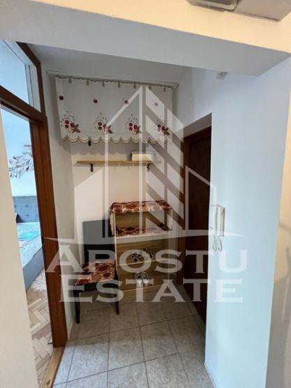 Apartament cu 3 camere, 2 balcoane, centrala proprie, zona Soarelui