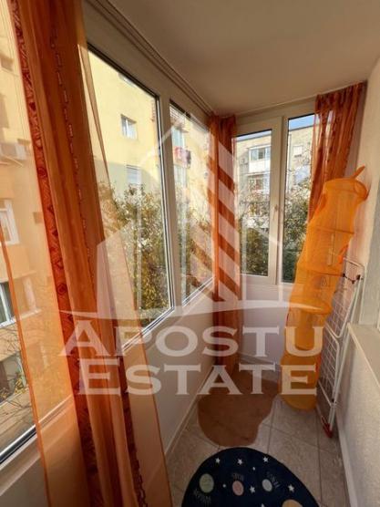 Apartament cu 3 camere, 2 balcoane, centrala proprie, zona Soarelui