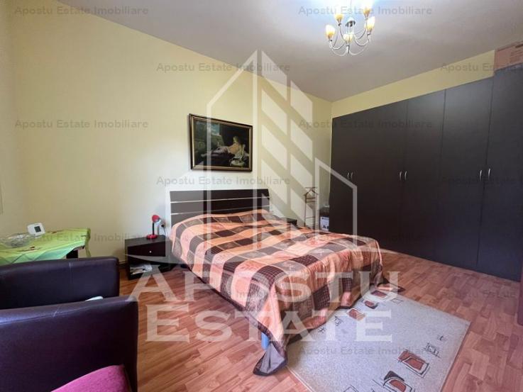 Apartament cu 3 camere, semidecomandat,situat in zona Centrala