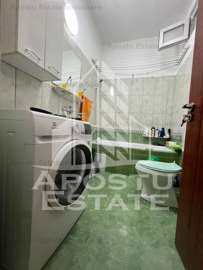 Apartament cu 3 camere, semidecomandat,situat in zona Centrala