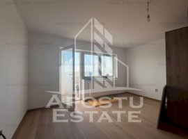 Apartament decomandat, complet renovat cu centrala proprie