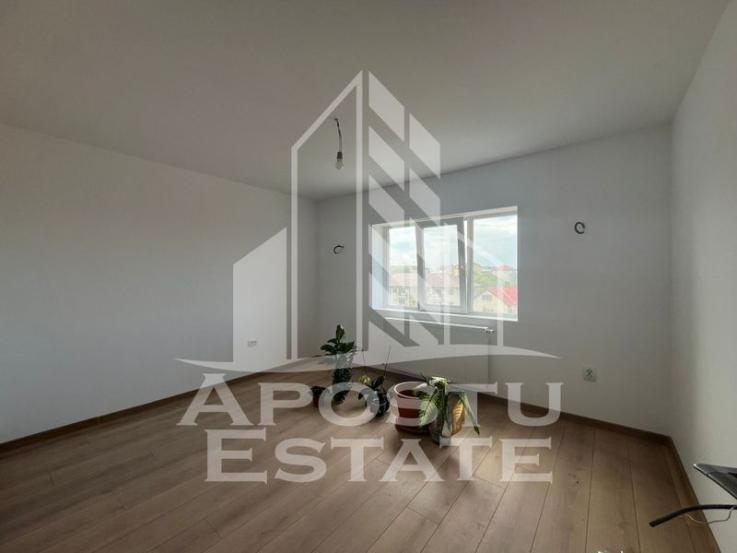 Apartament decomandat, complet renovat cu centrala proprie